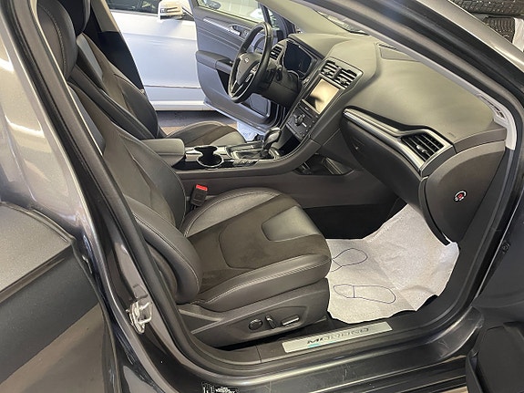 Ford Mondeo 19 of 21