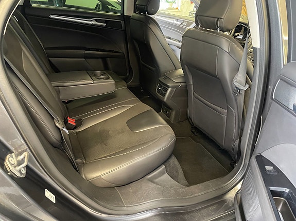 Ford Mondeo 21 of 21