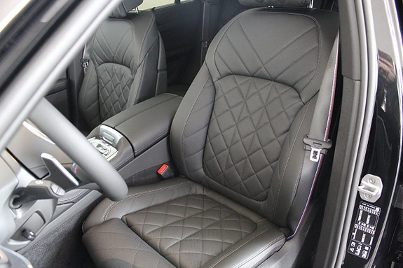 BMW X6 M 8 of 16