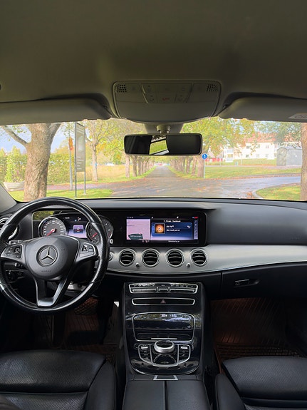 Mercedes-Benz E220 8 of 9