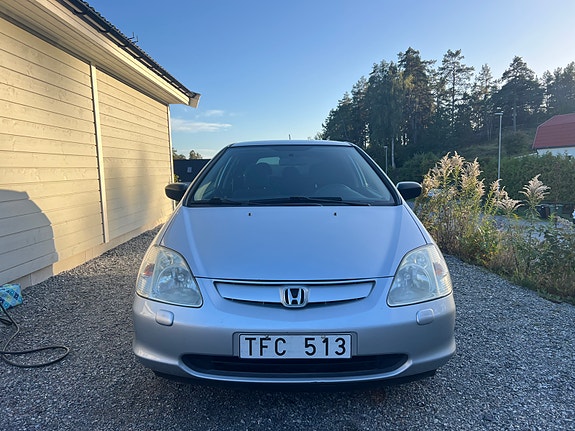 Honda Civic 2 of 9