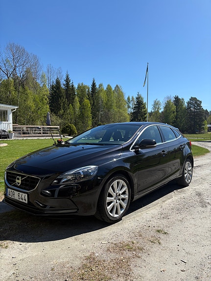 Volvo V40 3 of 6