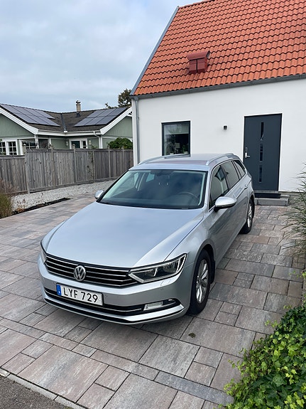 Volkswagen Passat 2 of 5