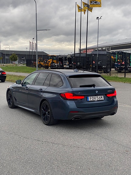 BMW 530e 3 of 6
