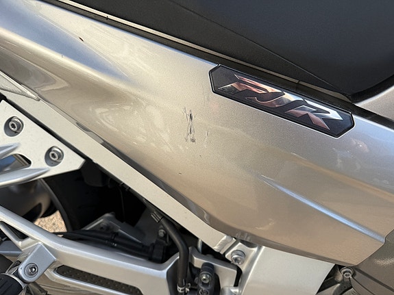 Yamaha FJR1300 3 of 8