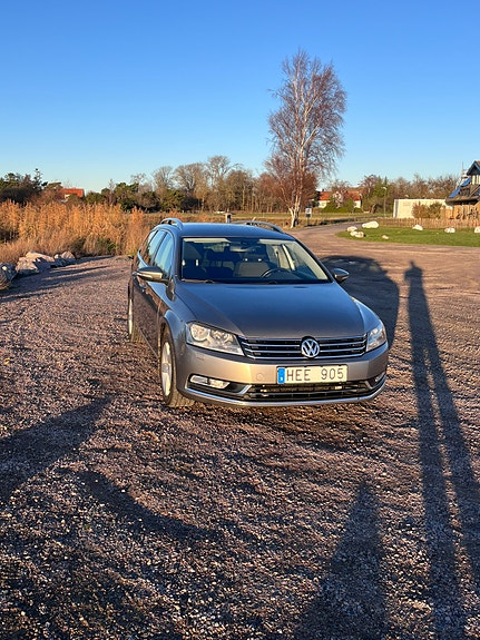 Volkswagen Passat 2 of 6