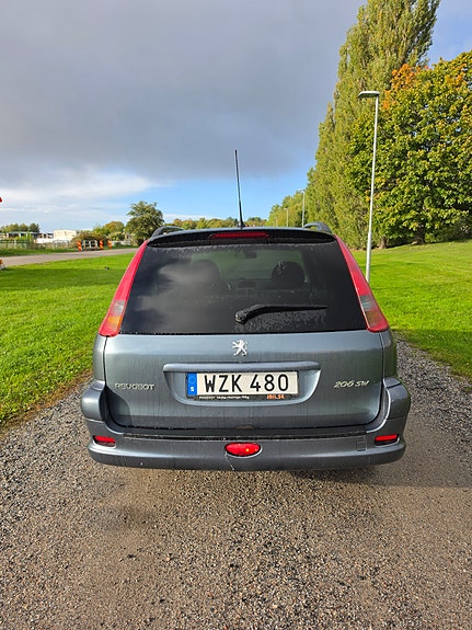 Peugeot 206 SW 8 of 12