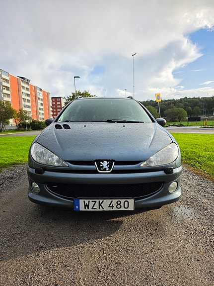 Peugeot 206 SW 3 of 12