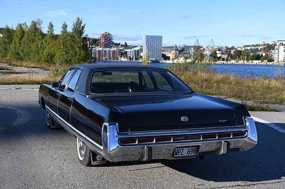 Chrysler New Yorker 9 of 11