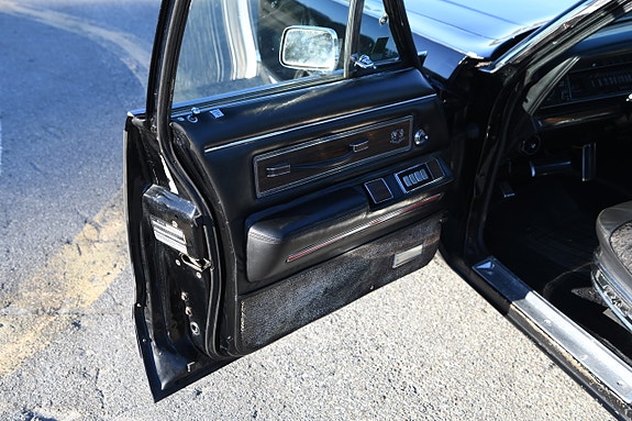 Chrysler New Yorker 4 of 11