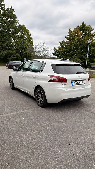 Peugeot 308 4 of 6