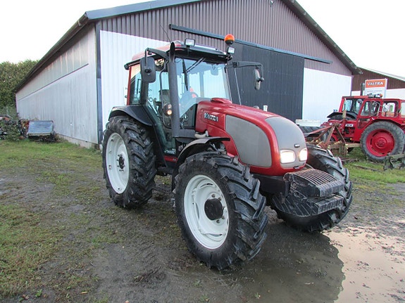 Valtra A95 2 of 12