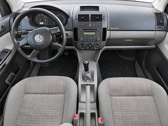 Volkswagen Polo 9 of 13