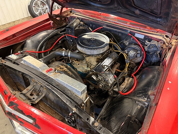 Chevrolet Impala 9 of 13