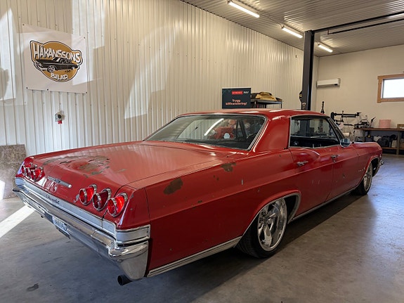 Chevrolet Impala 2 of 13