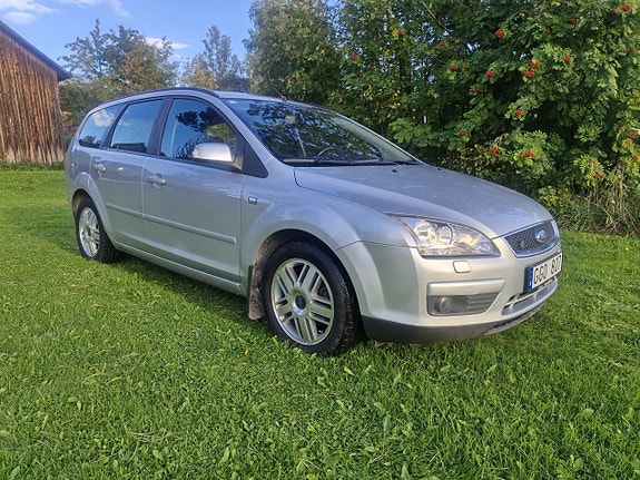 Ford Focus 5 of 8