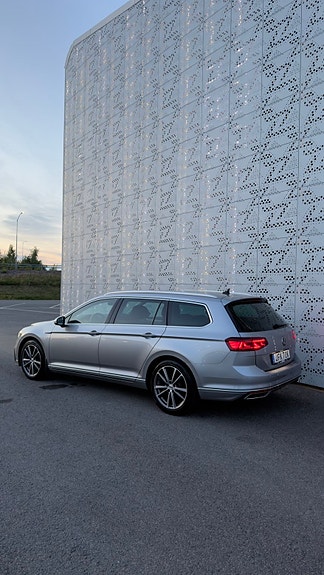 Volkswagen Passat 8 of 13