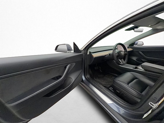 Tesla Model 3 9 of 27