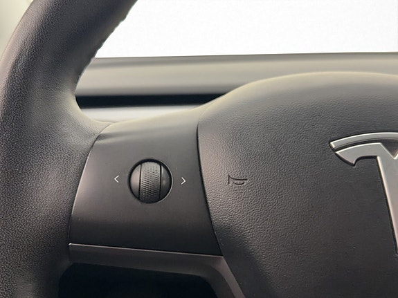 Tesla Model 3 17 of 27