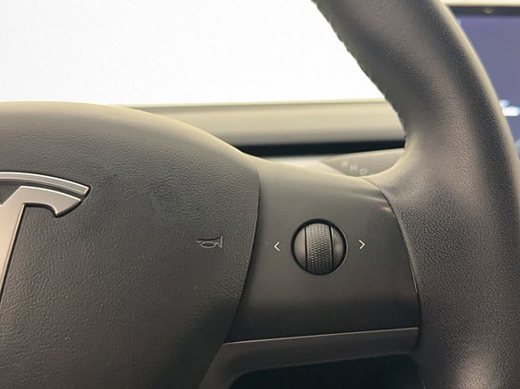 Tesla Model 3 18 of 27