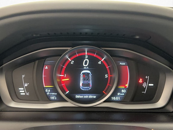Volvo XC60 15 of 26