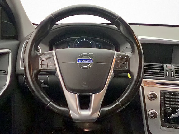 Volvo XC60 10 of 26