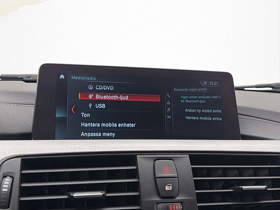 BMW 320i 19 of 26