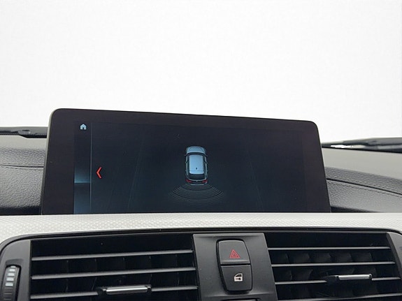 BMW 320i 17 of 26