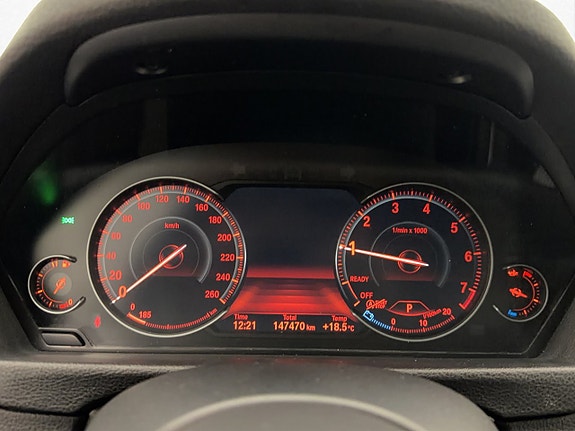 BMW 320i 14 of 26
