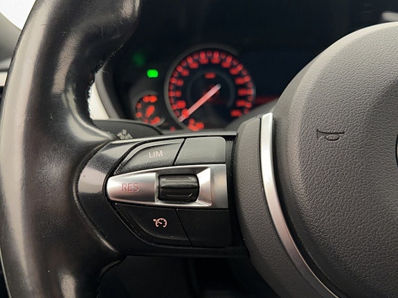 BMW 320i 15 of 26