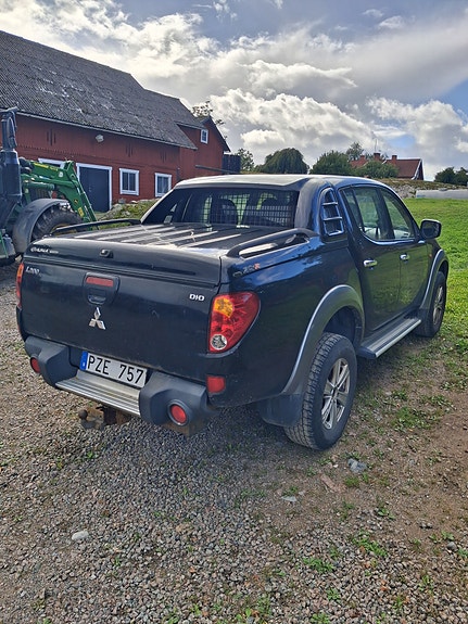 Mitsubishi L200 4 of 5