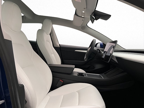 Tesla Model 3 13 of 29