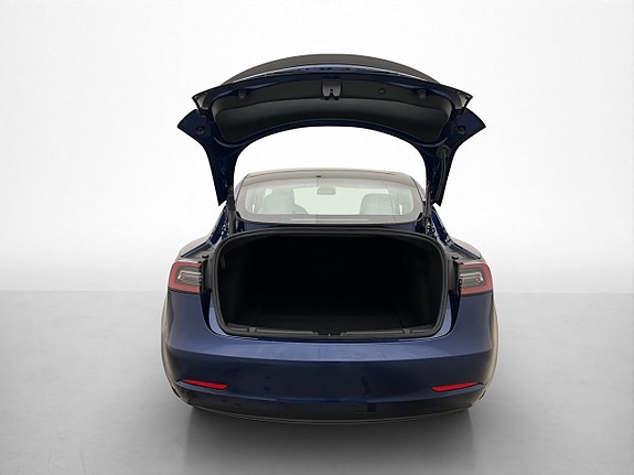 Tesla Model 3 29 of 29