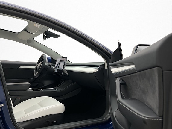 Tesla Model 3 14 of 29