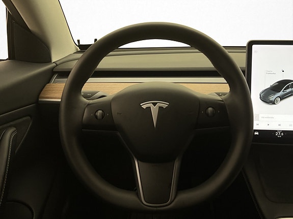 Tesla Model 3 16 of 30