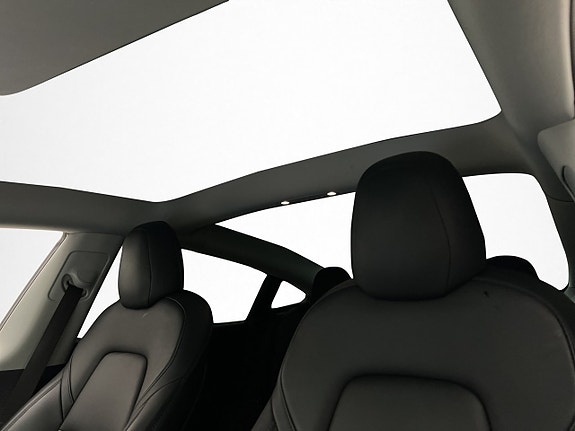 Tesla Model 3 11 of 30