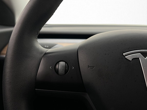 Tesla Model 3 18 of 30