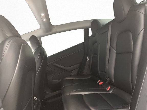 Tesla Model 3 13 of 30