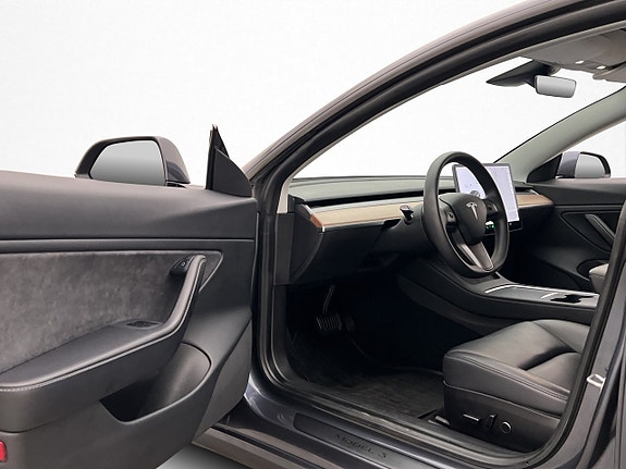 Tesla Model 3 9 of 30