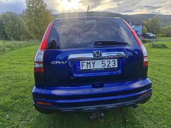 Honda CR-V 2 of 6