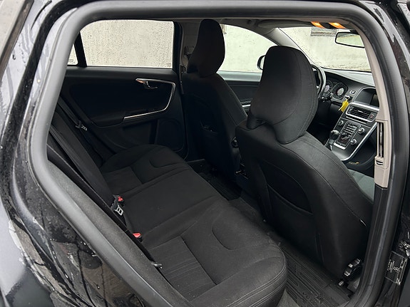 Volvo V60 9 of 13