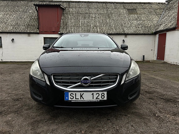 Volvo V60 6 of 13