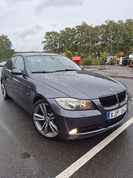 BMW 325i 2 of 19