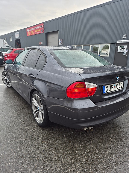 BMW 325i 7 of 19
