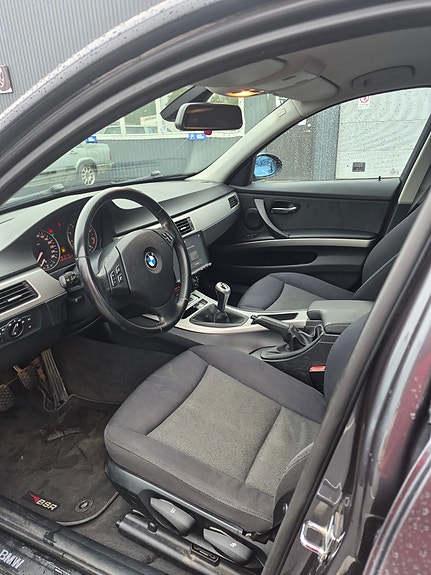 BMW 325i 10 of 19