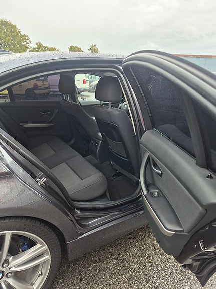 BMW 325i 13 of 19