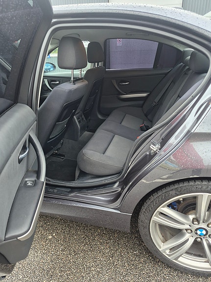 BMW 325i 11 of 19