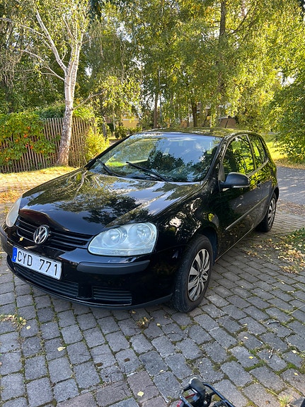 Volkswagen Golf V 3 of 13