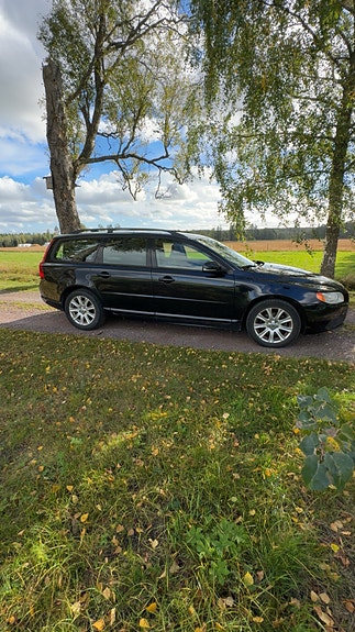 Volvo V70 4 of 6