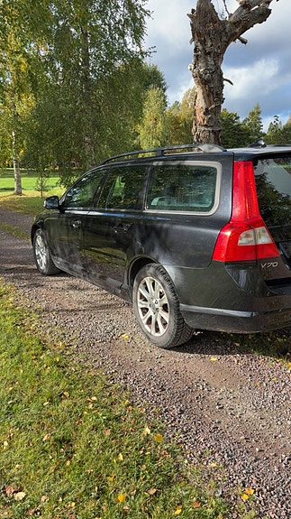 Volvo V70 3 of 6